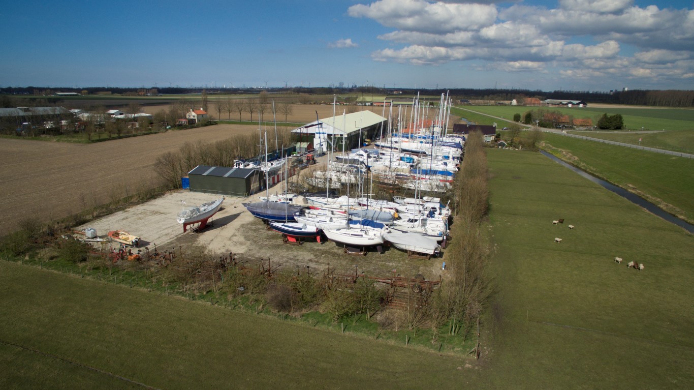 Ruim terrein voor stalling